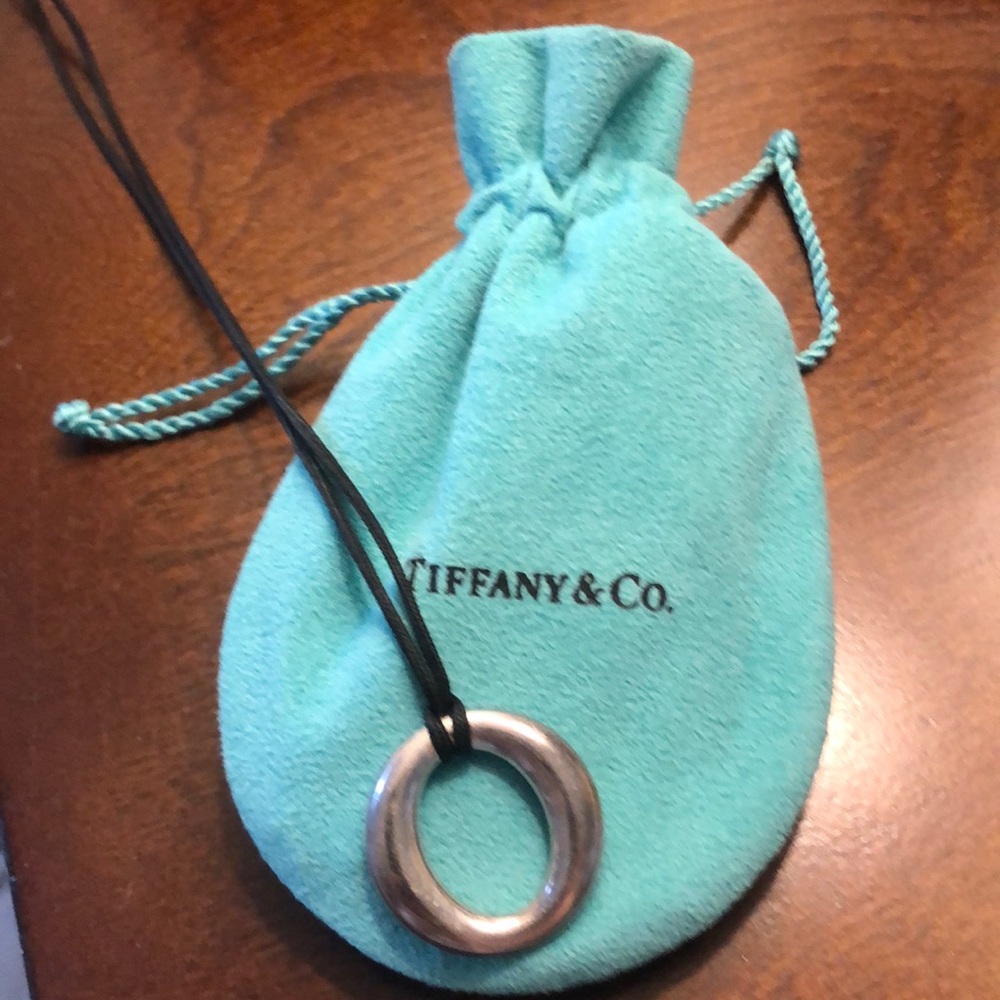 Elsa Peretti Tiffany & Co necklace